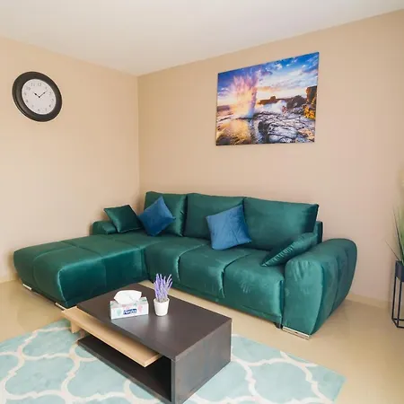 Apartment Ndl *